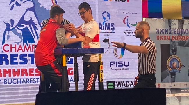 Haliliye Belediyespor Kulübü bünyesindeki sporcular başarıdan başarıya koşuyor.