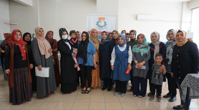 HALİLİYE'DE OKUMA YAZMA ÖĞRENEN KADINLARA SERTİFİKA VERİLDİ