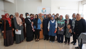 HALİLİYE'DE OKUMA YAZMA ÖĞRENEN KADINLARA SERTİFİKA VERİLDİ