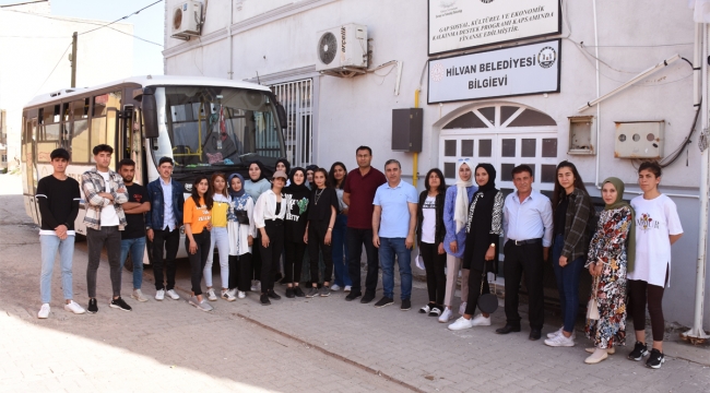 Hilvan Belediyesi Bilgi Evi Öğrencileri Stres Attı