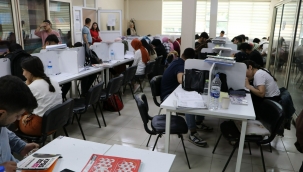 Öğrenciler Büyükşehir Gençlik merkezi ile sınava hazırlanıyor 