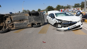 Şanlıurfa'da 2 otomobil çarpıştı 