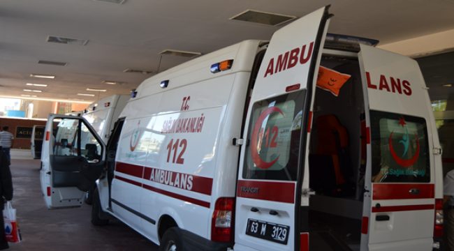 Şanlıurfa'da iki otomobil ve bir motosikletin karıştığı kaza, 2 ölü, 8 yaralı