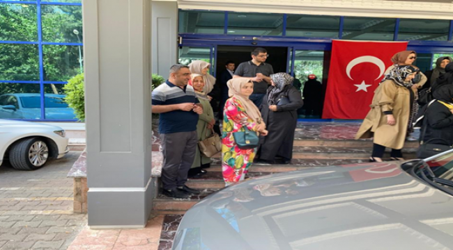 Şanlıurfa eski vali Erin'in eşine anlamlı uğurlama