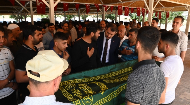Vali Ayhan: Eğitime Kara Sevdalı Birisiyim