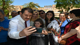 Vali Ayhan, ilk ziyaretini esnafa yaptı