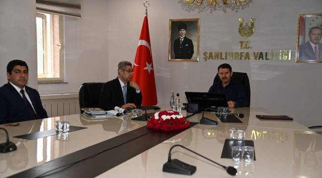 Vali Ayhan, Kurumlardan Bilgi Aldı