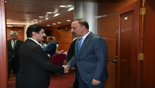 Vali Erin Kamu Yöneticileriyle Helalleşti