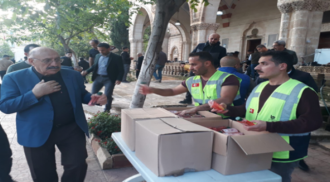 Viranşehir Belediyesi'nden Gül Suyu Ve Kolonya İkramı