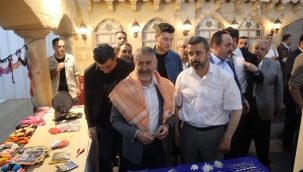 Bakan Nebati, Büyükşehir standını ziyaret etti 