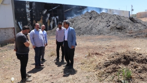 Başkan Ekinci, OSB'de yangın çıkan fabrikada incelemelerde bulundu