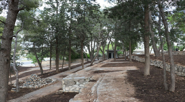 Büyükşehir'den Yanal Oba Mahallesinde Park Çalışması