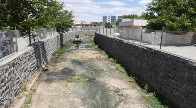 Hilvan'da Korçik Deresi Temizlendi