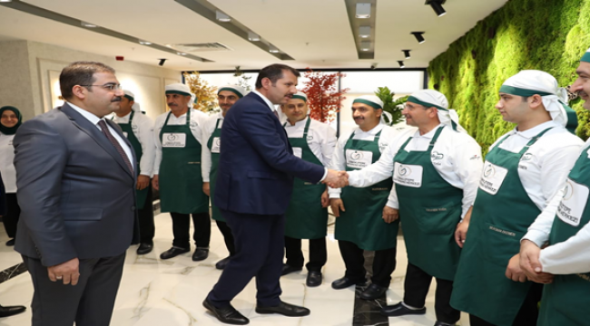 Vali Ayhan: Başkan Canpolat'ı Hizmetlerinden Dolayı Tebrik Ediyorum