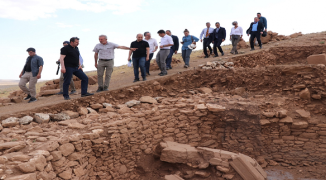 Vali Ayhan, Karahantepe'de 