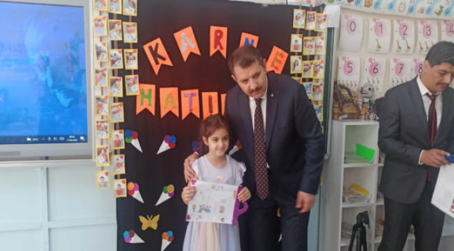 Vali Ayhan, karne dağıtım törenine katıldı