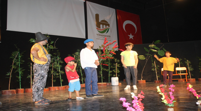 Viranşehir Belediyesi'nden Çocuklara Karne Hediyesi
