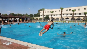 Başkan Beyazgül günlük 10 bin genç havuzlardan faydalanıyor