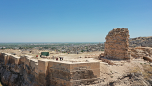 Başkan Beyazgül, Tarihi Urfa Kalesinde Sürüdürlen Kazı Çalışmalarını İnceledi