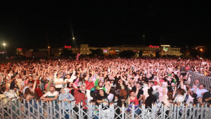 Emre Aydın'dan Şanlıurfa'da Muhteşem Konser