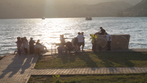 Sakin İlçe Yerli Ve Yabancı Turistlerin Akınına Uğradı