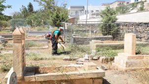 Viranşehir Belediyesinden Mezarlıklarda Bayram Temizliği