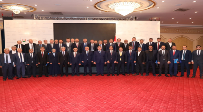  Başkan Beyazgül A Takımı İle Ortak Yayında Hizmetleri Paylaştı