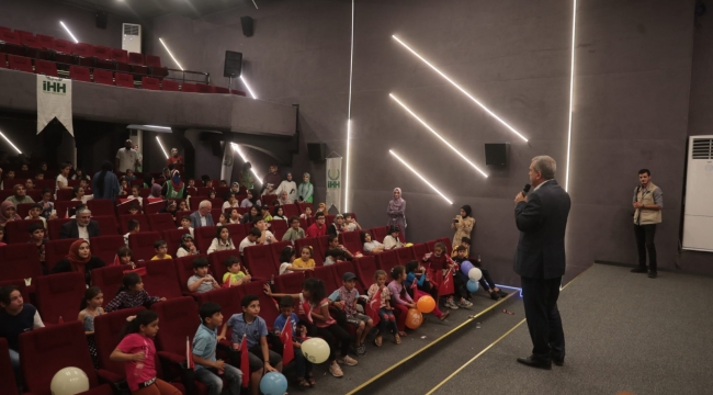 BAŞKAN BEYAZGÜL ÇOCUKLARIN SİNEMA SEVİNCİNE ORTAK OLDU