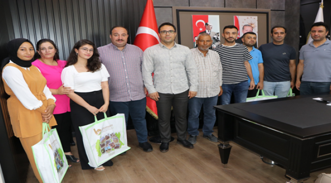 Başkan Ekinci, YKS Şampiyonlarını Bilgisayarla Ödüllendirdi