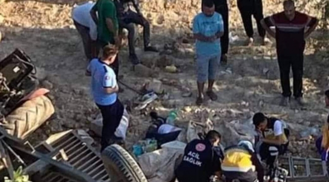 Fıstık işçileri taşıyan traktör devrildi, 2 ölü, 5 yaralı 