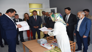 Vali Ayhan,Şanlıurfa Üstün Zekâlılar ve Yetenekliler Eğitim Merkezini Ziyaret Etti