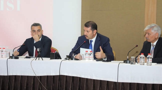 Vali Salih Ayhan Başkanlığında Milli Eğitim Değerlendirme Toplantısı Gerçekleştirildi