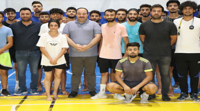  Viranşehir Belediyesi, öğrencileri hayallerine kavuşturmak için destek oluyor