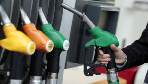 Akaryakıta 2 zam 1 indirim geldi!