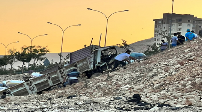 Eyyübiye'de kamyonun freni patladı,  3 yaralı