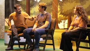 NEFES ALMADAN" TİYATRO OYUNU İZLEYENLERDEN TAM NOT ALDI