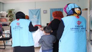 TDV'den Yetim Çocuklara Kırtasiye Yardımı