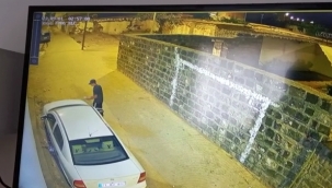 Urfa'da araç kundaklandı