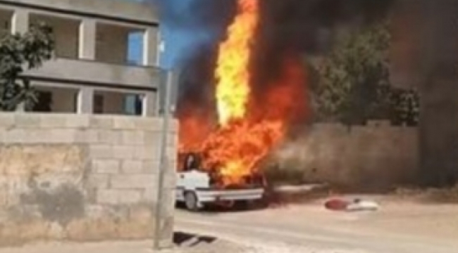 Urfa'da park halindeki otomobil yandı 