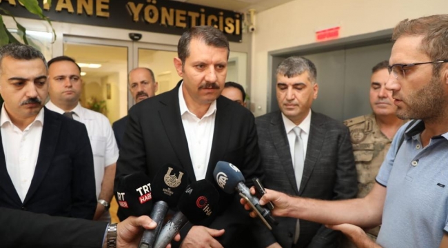 Vali Ayhan yaralı askeri hastanede ziyaret etti