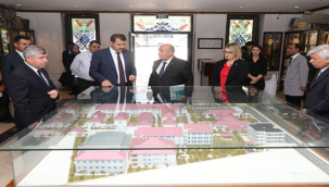 Vali Salih Ayhan, Mesleki ve Teknik Liseleri Ziyaret Etti