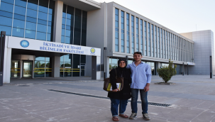 Anne ve Oğlu aynı sıraları paylaşacak