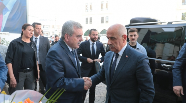 BAKAN KİRİŞÇİ'DEN BAŞKAN BEYAZGÜL'E ZİYARET 