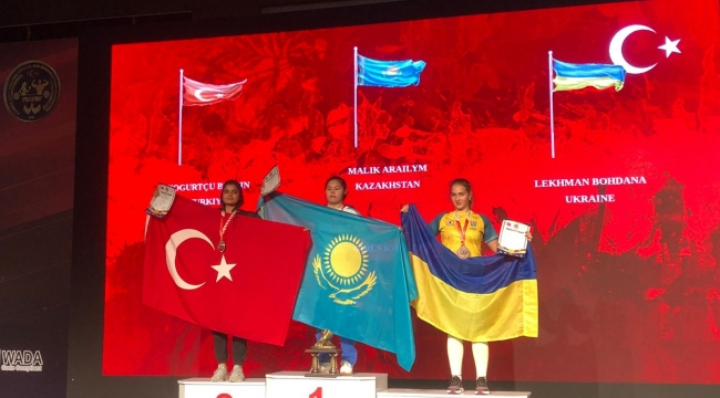 BİLEK GÜREŞİNDE BÜYÜKŞEHİR ÖDÜLE DOYMUYOR