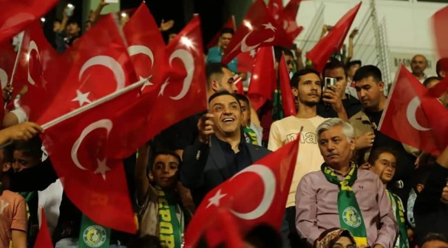 Fırat'ın çocukları Sşanliurfaspor maçında 