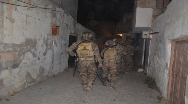 Şanlıurfa'da 350 polis ile torbacılara Şafak operasyonu 40 gözaltı 