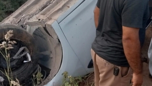 Şanlıurfa"da otomobil şarampole devrildi