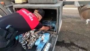 Şanlıurfa'da yol kontrolünde kaçak sigara, cep telefonu ele geçirildi