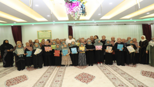 Vali Ayhan,  Yetim kız çocuklarıyla bir araya geldi 