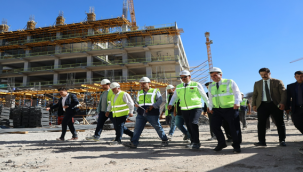 Başkan Beyazgül İle Vali Ayhan Şehir Hastanesi İnşaatını İnceledi